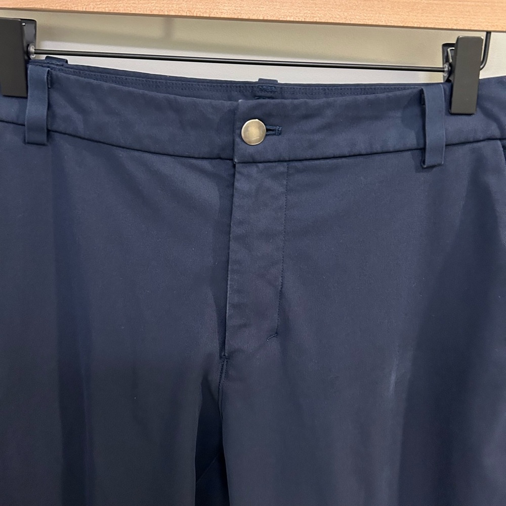 Lululemon Commission Pant Classic *Warpstreme 34"
True Navy size 32 GUC E0597 - Picture 6 of 10